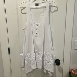 IVY Jane Racerback Tunic. W/Appliqués NWT.Sz Med. NWT